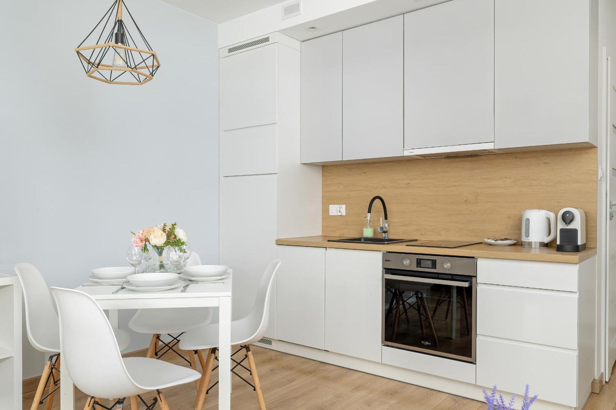 Elegancki Apartament Z Balkonem Dla 4 Osob By Renters Appartement Krakau